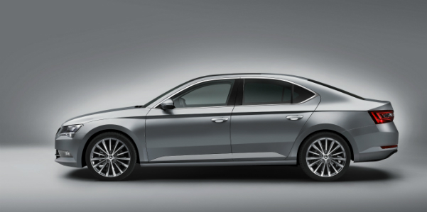 skoda-al-salone-di-ginevra-2015-linizio-di-una-nuova-era-skoda_superb_side_p1_fin